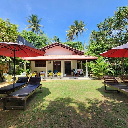 Mango Villa Хикадува Екстериор снимка