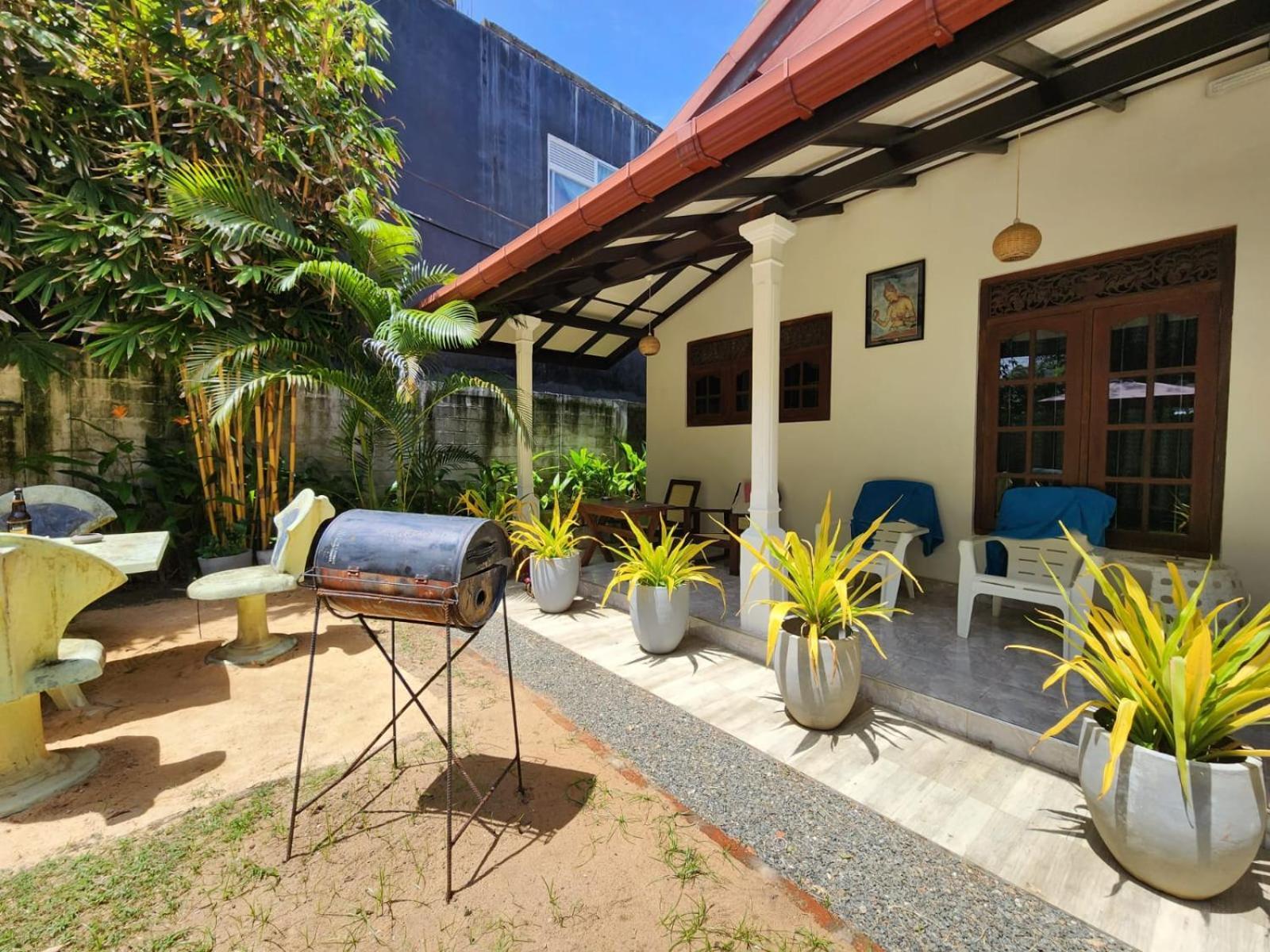 Mango Villa Хикадува Екстериор снимка