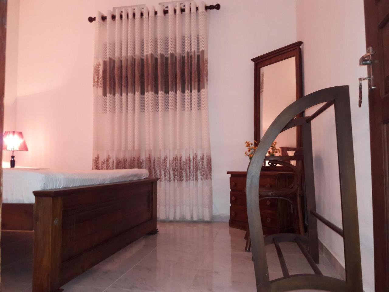 Mango Villa Хикадува Екстериор снимка