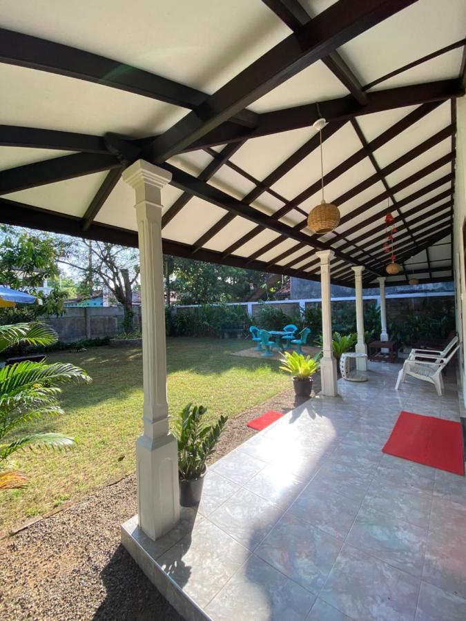Mango Villa Хикадува Екстериор снимка