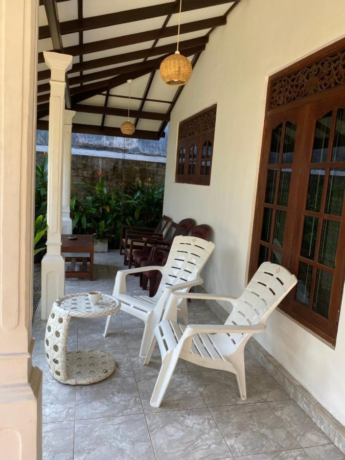 Mango Villa Хикадува Екстериор снимка