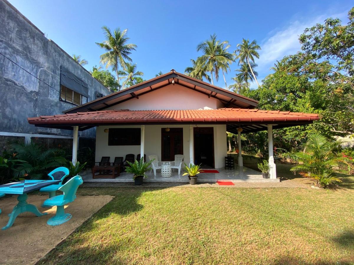 Mango Villa Хикадува Екстериор снимка